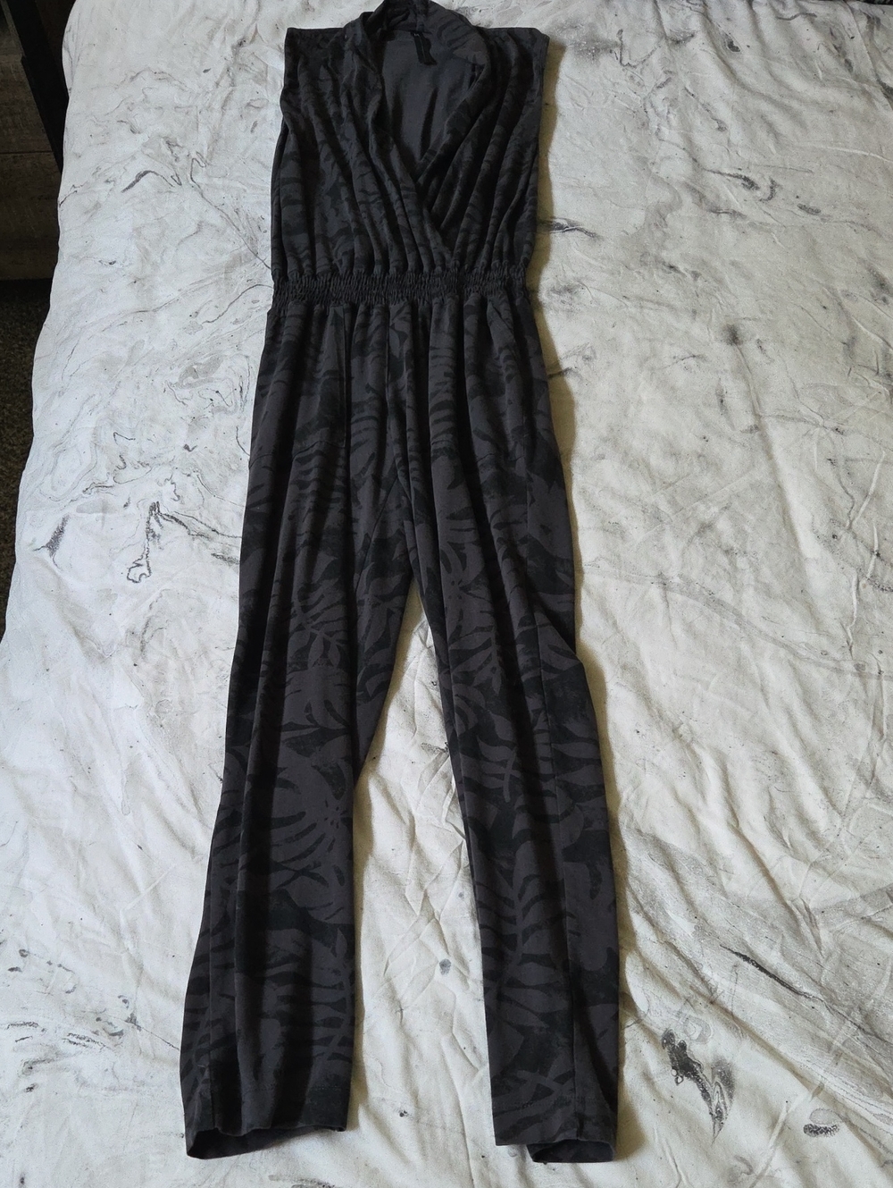 Women’s Black Sleeveless Patterned Jumpsuit with Stretch Waist